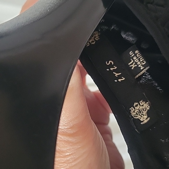 Iris XL lace top blouse - Picture 6 of 6